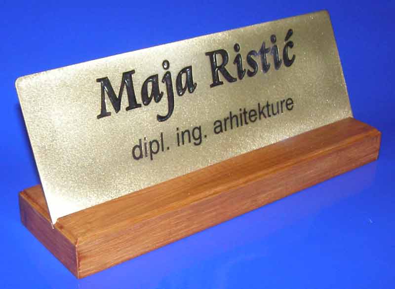 Pločica sa imenom i titulom